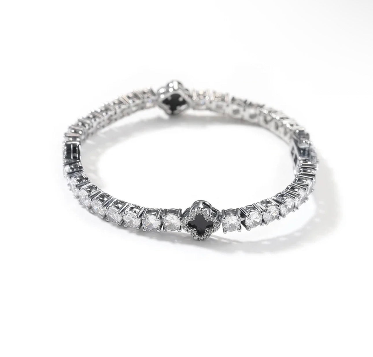black tennis van cleef
